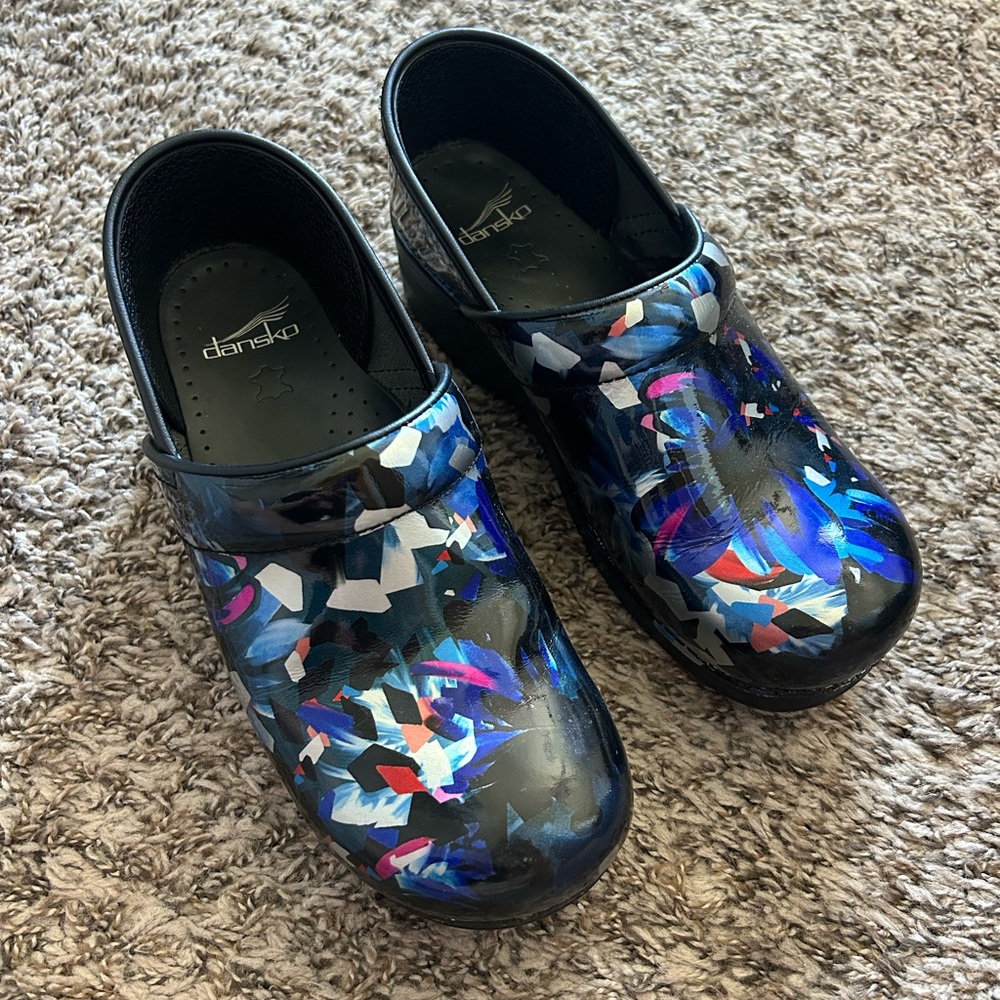 Dansko Like New Multi-Color Clogs Size 40